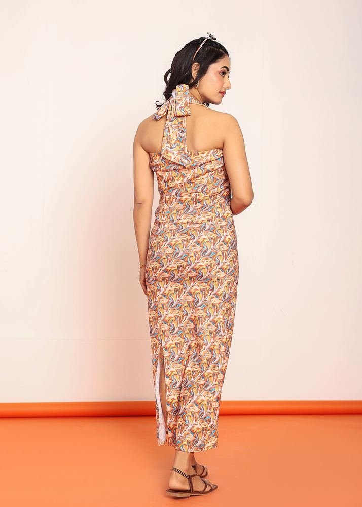 Body hugged dress with adjustable closing photo 2