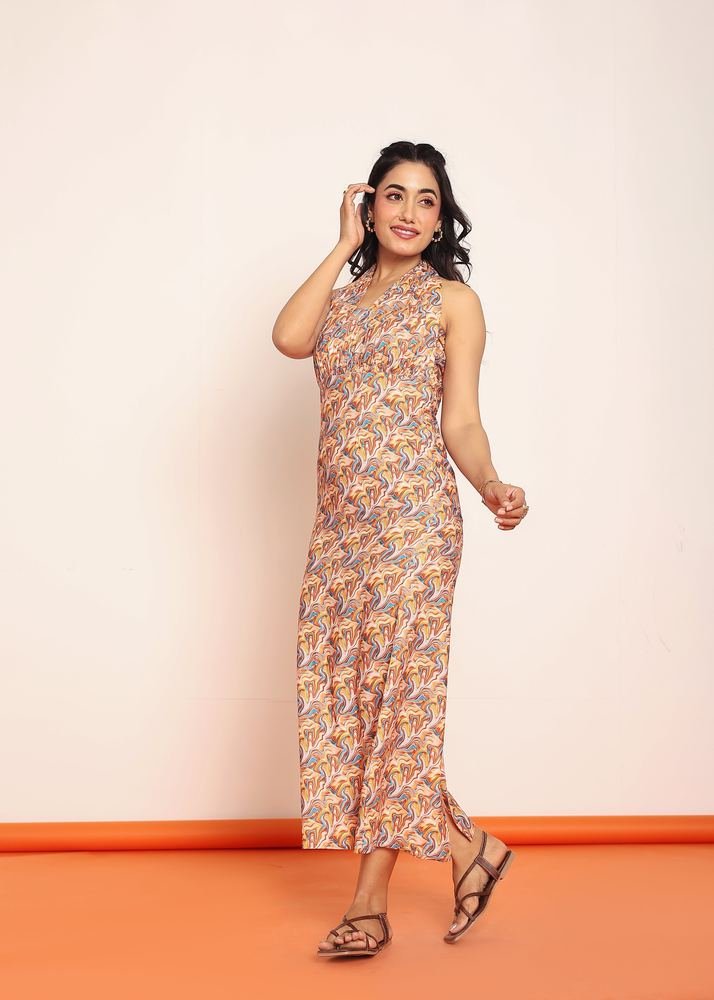Body hugged dress with adjustable closing