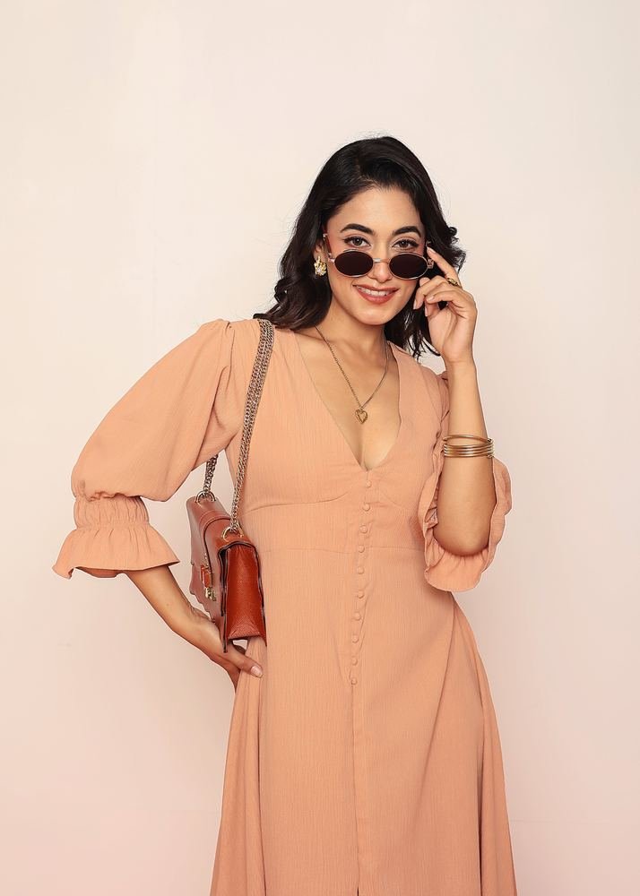 Midi dress with detailed sleeves photo 3
