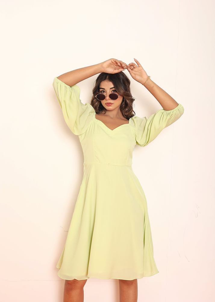Mini lime green dress with puff sleeves photo 5