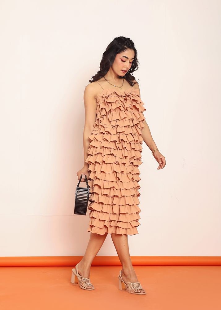 Ruffled midi dress with adjustable string photo 4
