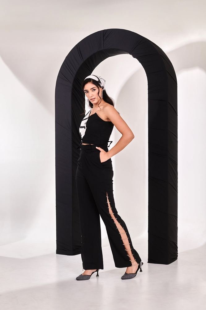 Black top with straight rhinestone pant photo 4