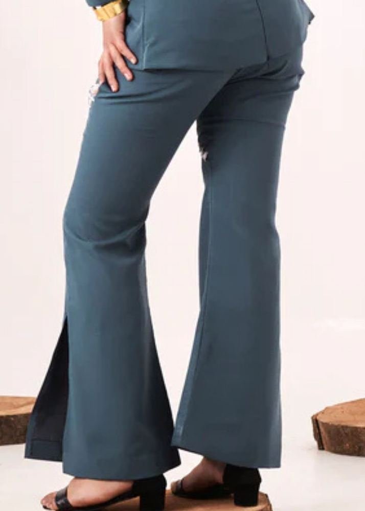 Solid embellished blue boot-cut pant photo 4