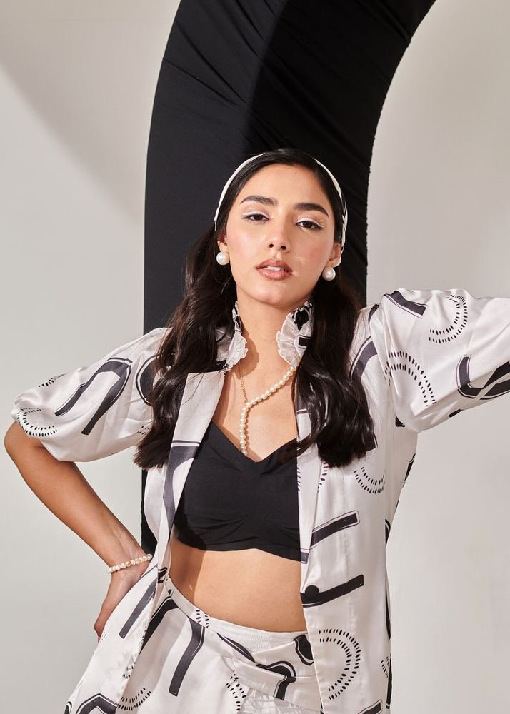 Black bralette top photo 2